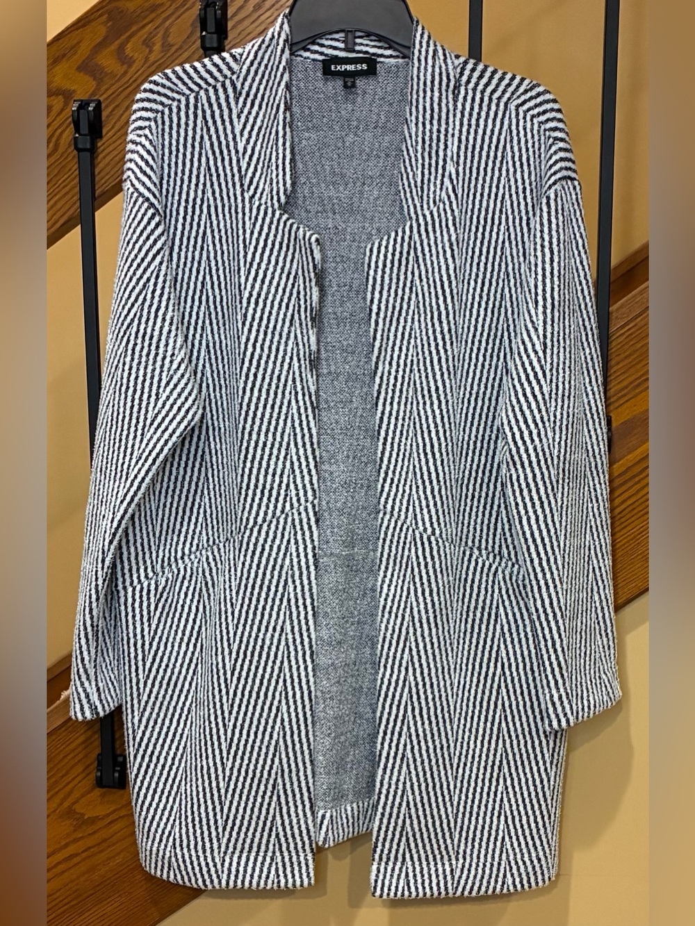 Express Cardigan open-front Front Slit Pockets Relaxed Fit Black Whits SZ. Med